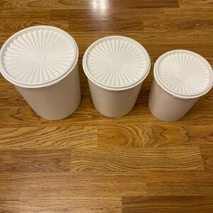 White Tupperware Nesting Canister Set 3 with lids